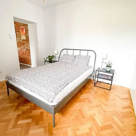 Apartment Super Apart Niepodleglosci 235/237 Warsaw