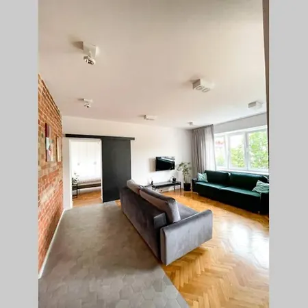 Super Apart Niepodleglosci 235/237 Apartment *