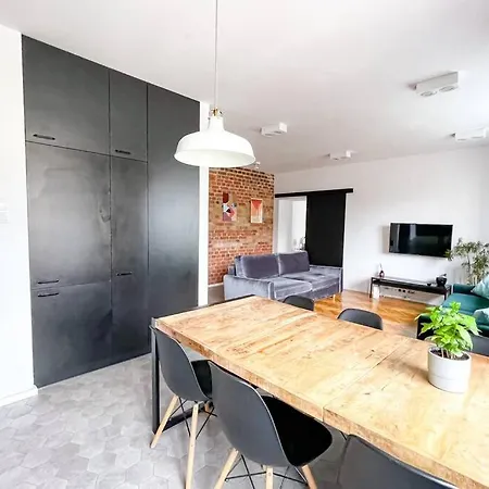Apartment Super Apart Niepodleglosci 235/237 *